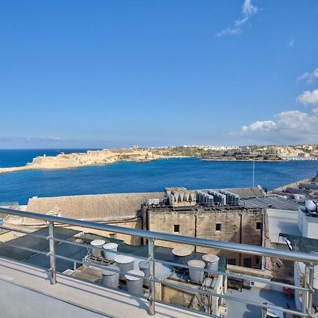 Valletta Luxury 4-Bedroom Duplex With Stunning Sea Views Private Terrace And Jacuzzi Bagian luar foto