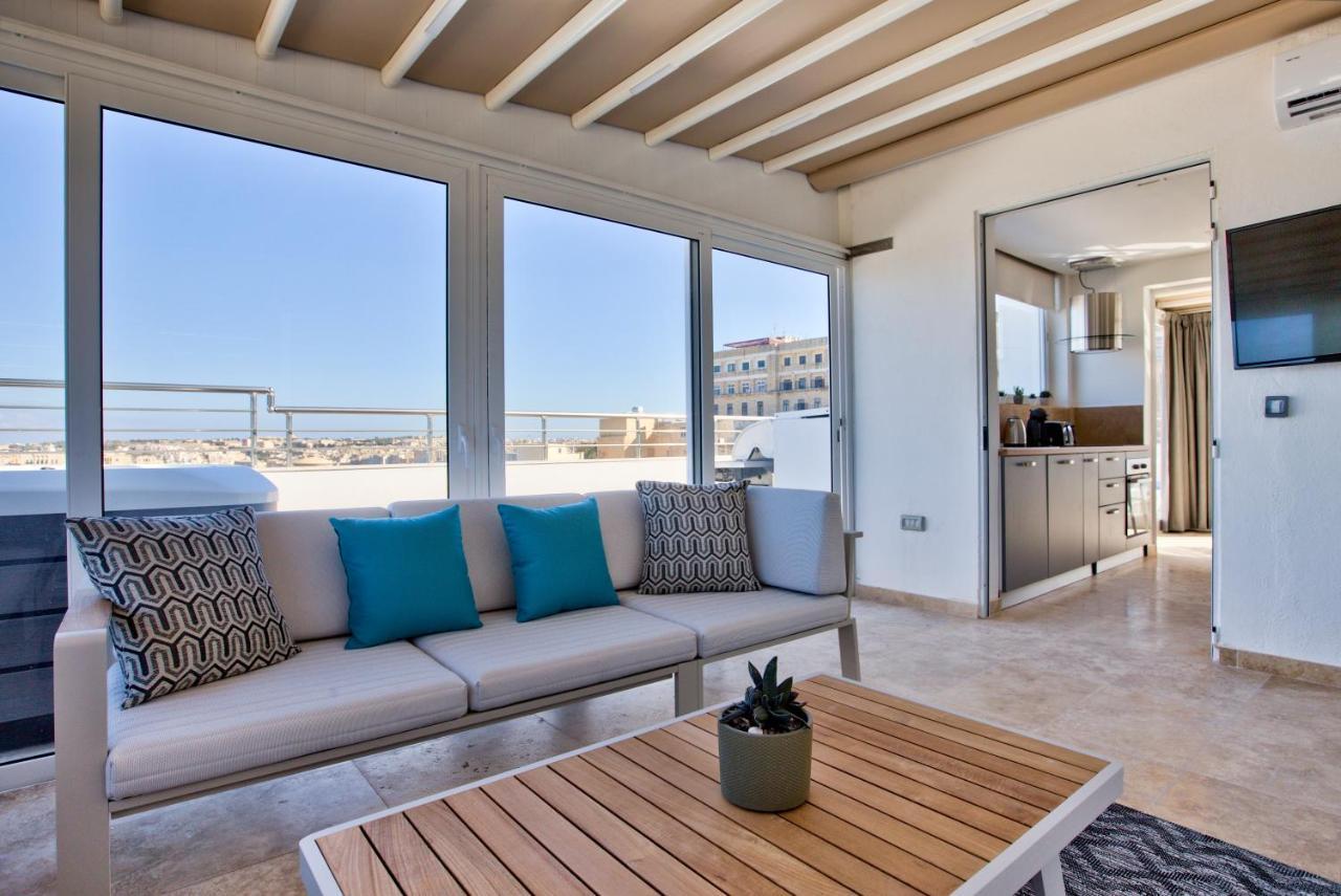 Valletta Luxury 4-Bedroom Duplex With Stunning Sea Views Private Terrace And Jacuzzi Bagian luar foto